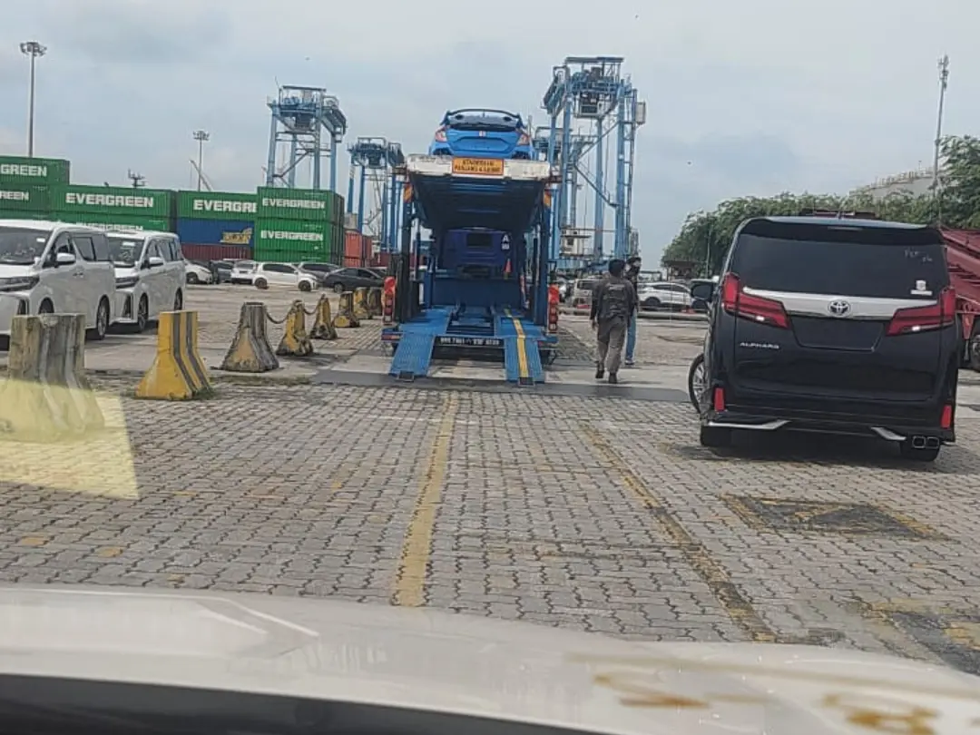 MYMOVER Fleet - Car Carrier 8